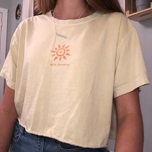 Cropped yellow life is good T-shirt
